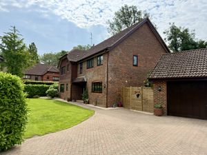 Photo 27- click for photo gallery